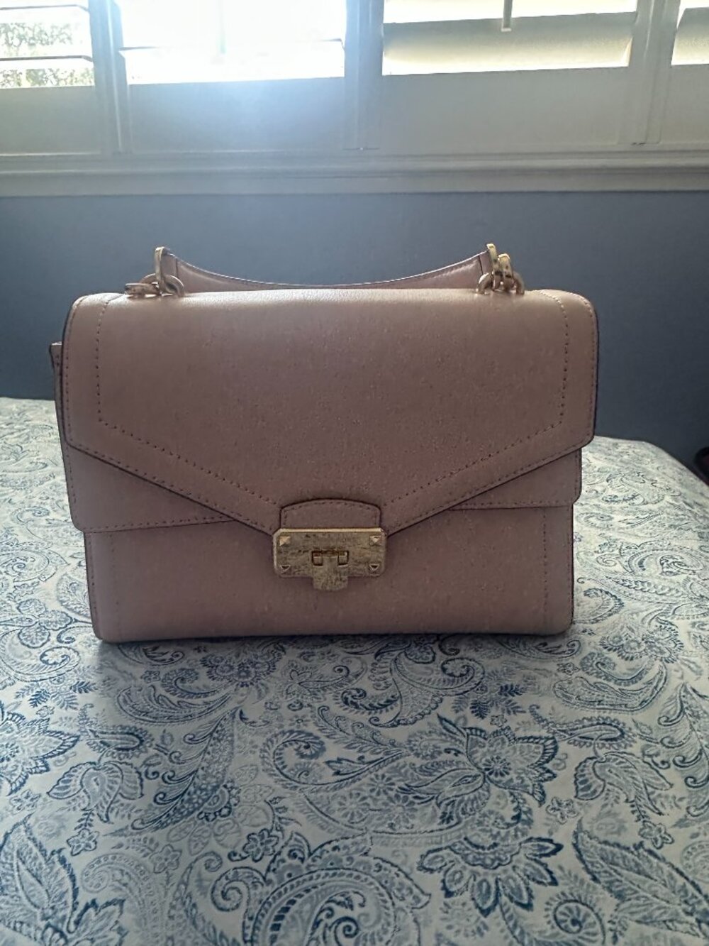 NWOT Michael Kors Kinsley Medium Satchel Leather Handbag - Picture 2 of 3